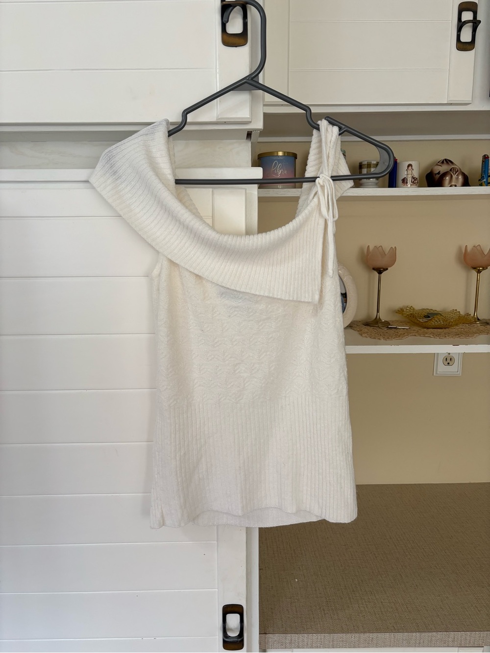 Vintage White One-Shoulder Knit Sweater Tank